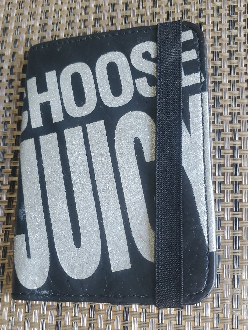 Vintage Juicy Couture Silver Glitter CHOOSE JUICY Leather Passport Wallet - Picture 3 of 13